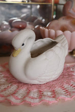 Load image into Gallery viewer, Vintage HOMCO Swan Planter