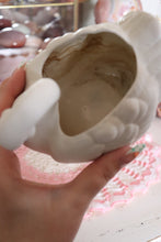 Load image into Gallery viewer, Vintage HOMCO Swan Planter