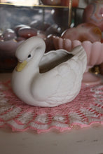 Load image into Gallery viewer, Vintage HOMCO Swan Planter