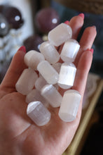 Load image into Gallery viewer, (1) Cleansing Satin Spar Tumble