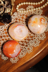 Carnelian Palmstones with Quartz