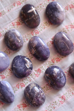 Load image into Gallery viewer, (1) Dreamy Violet Agate Palmstone