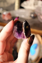 Load image into Gallery viewer, Grape Jelly Twin Amethyst Tower