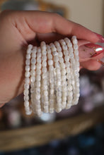 Load image into Gallery viewer, (1) Mother of Pearl Bracelet