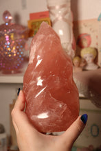 Load image into Gallery viewer, Saturated Peachy-Pink Star Rose Quartz Flame
