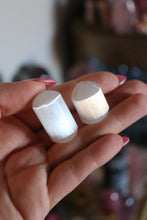 Load image into Gallery viewer, (1) Cleansing Satin Spar Tumble