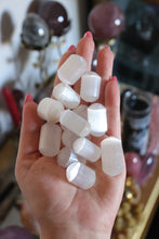 Load image into Gallery viewer, (1) Cleansing Satin Spar Tumble