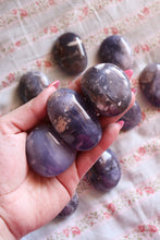Load image into Gallery viewer, (1) Dreamy Violet Agate Palmstone