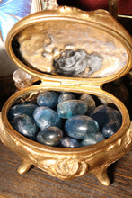 Load image into Gallery viewer, (1) Teal/Blue Fluorite Tumble