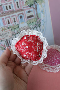 Round Crystal Display Pillows