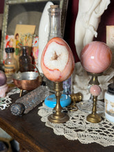 Load image into Gallery viewer, Peach Yogurt Carnelian x Quartz Egg