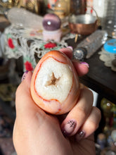 Load image into Gallery viewer, Peach Yogurt Carnelian x Quartz Egg