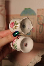 Load image into Gallery viewer, Vintage Rose Sphere Displays