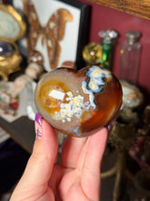 Load image into Gallery viewer, Orca x Carnelian x Quartz Heart