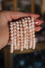 Load image into Gallery viewer, (1) Pink Conch Shell Bracelet