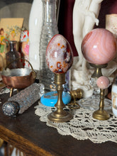 Load image into Gallery viewer, Orca x Carnelian x Quartz Egg
