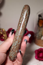 Load image into Gallery viewer, “Mint Chip” Nundoorite Wand