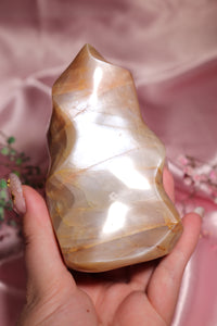 Flashy Peach Moonstone Flame