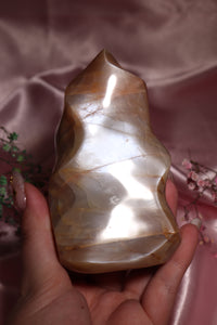 Flashy Peach Moonstone Flame