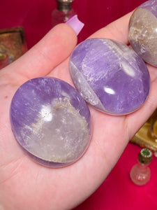 (1) Chevron Amethyst Palmstone