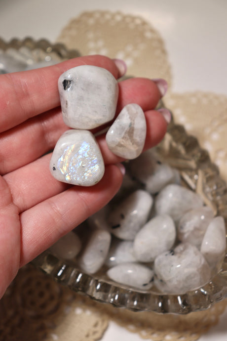 (1) Flashy Rainbow Moonstone Tumble