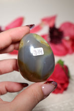 Load image into Gallery viewer, Creamy Orca Agate Palmstone