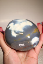 Load image into Gallery viewer, Creamy Orca Agate Chunky Freeform