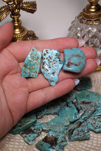 Load image into Gallery viewer, (1) Wavy Turquoise