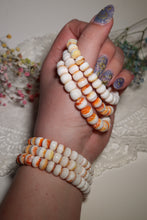 Load image into Gallery viewer, (1) Vibrant Spiny Oyster Shell Bracelet