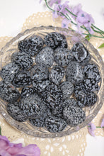 Load image into Gallery viewer, (1) Snowflake Obsidian Tumble