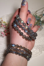 Load image into Gallery viewer, (1) Flashy Labradorite Bracelet