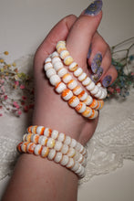 Load image into Gallery viewer, (1) Vibrant Spiny Oyster Shell Bracelet