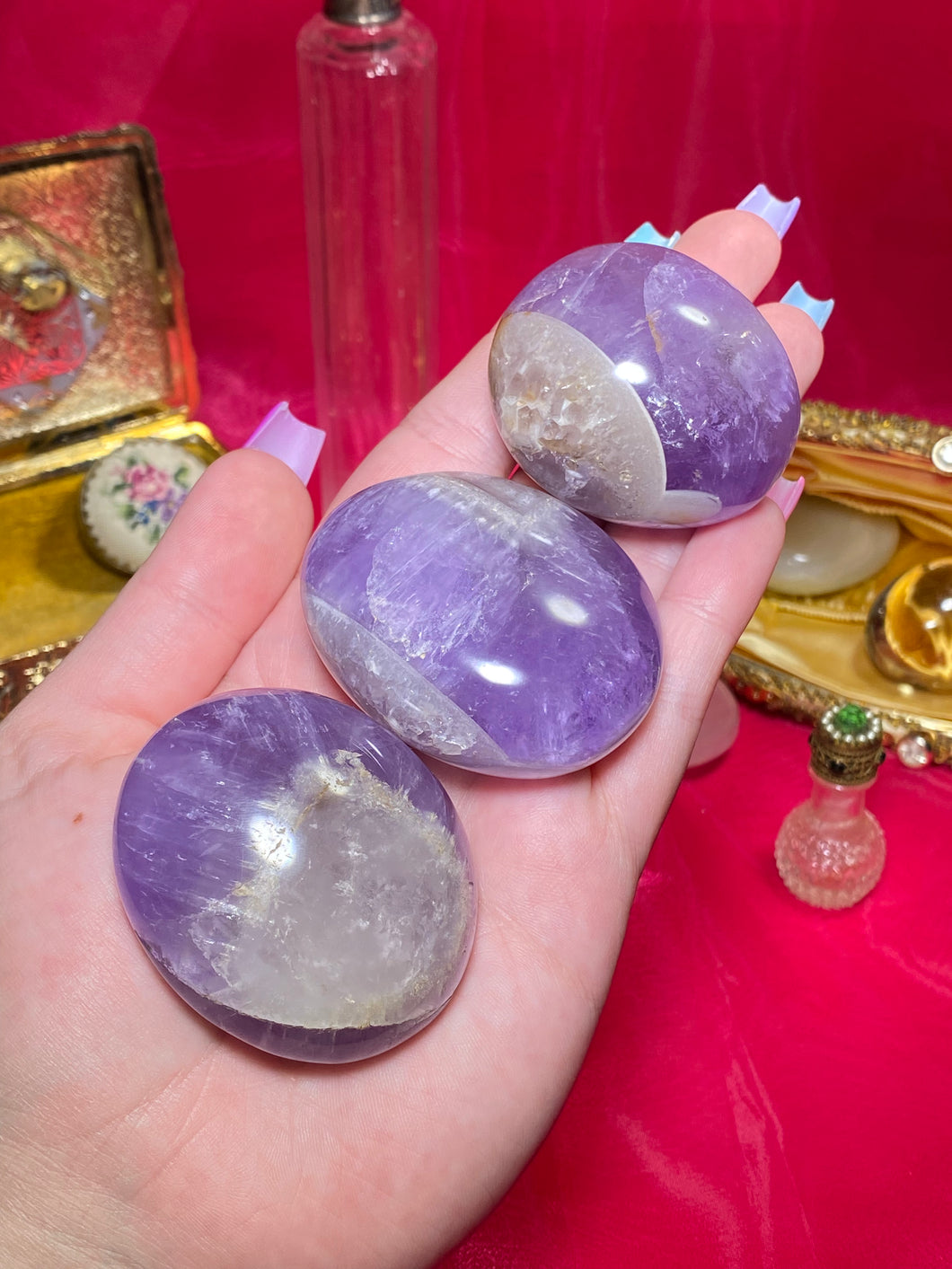 (1) Chevron Amethyst Palmstone