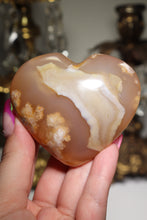 Load image into Gallery viewer, “Cream Puff” Flower Agate Heart