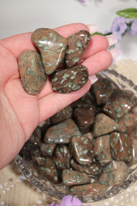 (1) “Mint Chocolate” Nundoorite Tumble