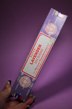 Load image into Gallery viewer, SATYA Lavender Incense Sticks (15g Pack)