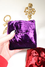 Load image into Gallery viewer, (1) Crystal Display PILLOW