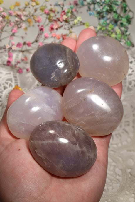 (1) Lavender/Blue Rose Quartz Palmstone