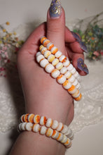 Load image into Gallery viewer, (1) Vibrant Spiny Oyster Shell Bracelet