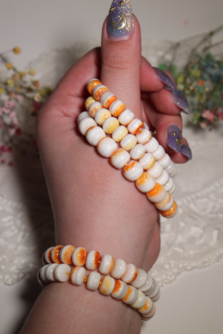 (1) Vibrant Spiny Oyster Shell Bracelet