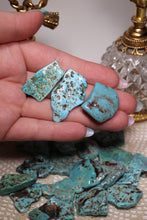 Load image into Gallery viewer, (1) Wavy Turquoise